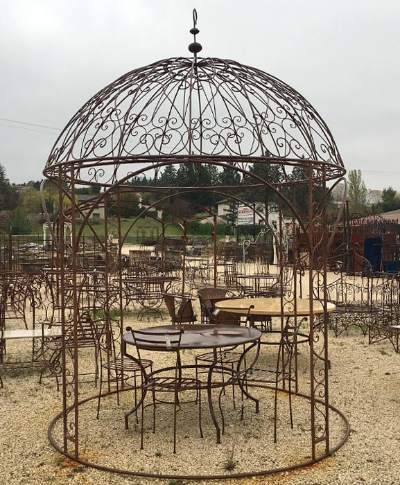 Gloriette kiosque en fer forgé