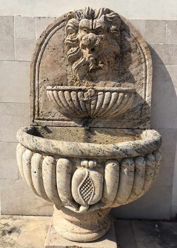 fontaine ancienne