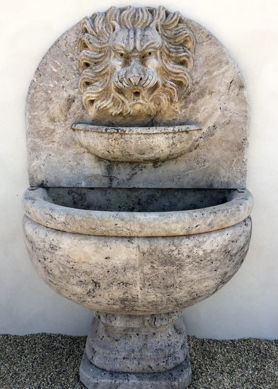 fontaine ancienne